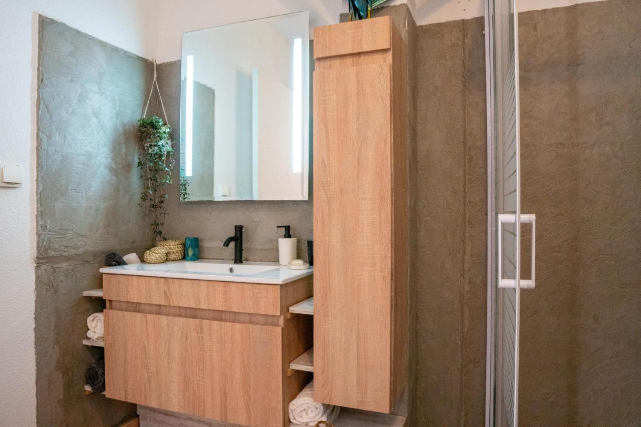 L'Ile Au Paon - Appartement T2 Avec Piscine Et Parking Les Abymes Ngoại thất bức ảnh